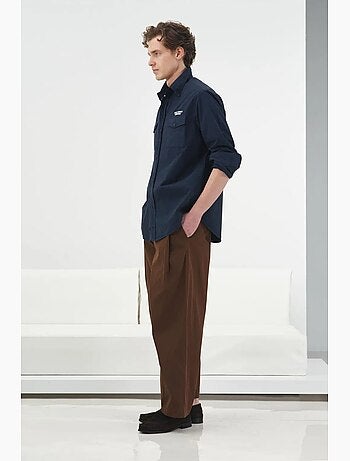 Chemise à manches longues coupe classique avec poche giesto