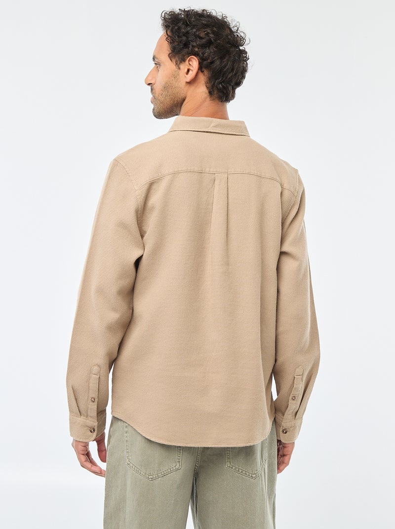 Chemise à manches longues en matière gaufrée Beige - Kiabi