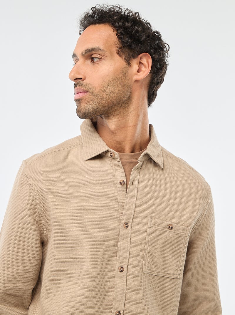 Chemise à manches longues en matière gaufrée Beige - Kiabi