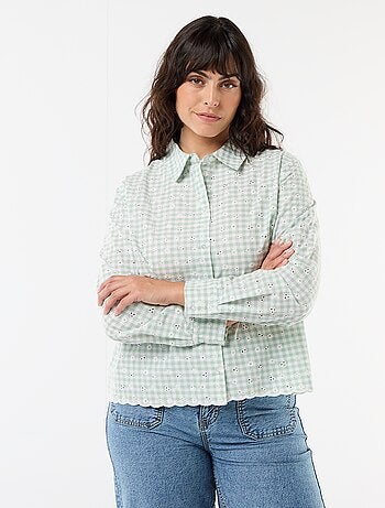 Chemise avec broderie anglaise et détails ondulés