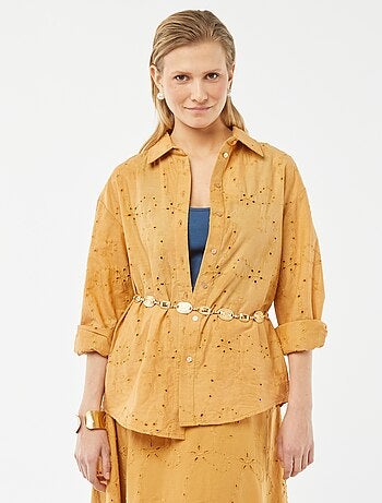 Chemise avec broderies anglaises