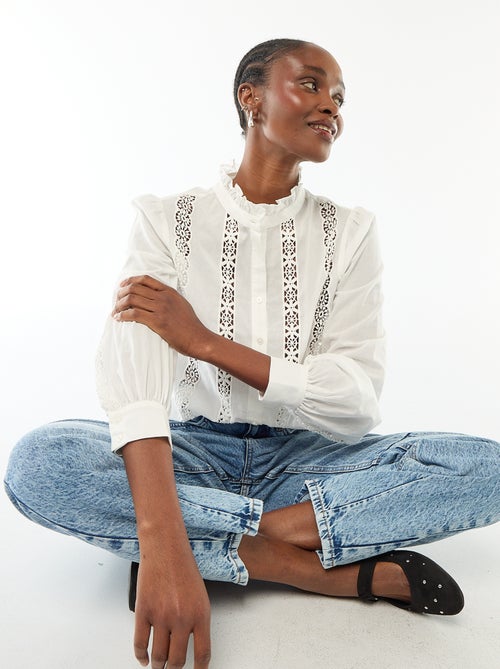 Chemise avec broderies anglaises et volants au col - Kiabi