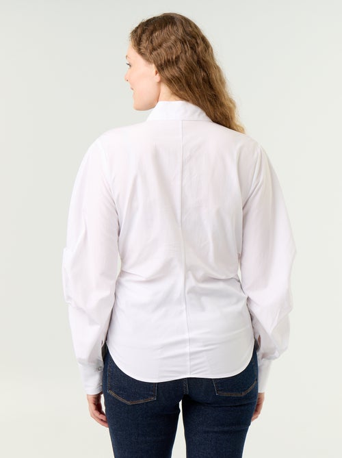 Chemise avec coupe fantaisie ajustée à l'avant - Kiabi Chemise avec coupe fantaisie ajustée à l'avant - Kiabi