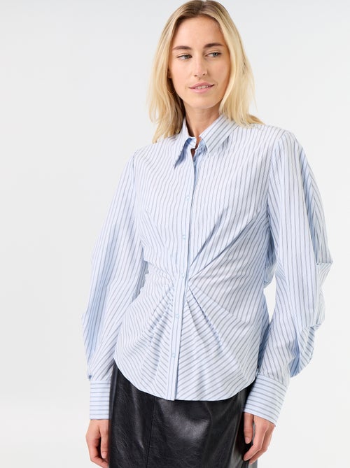 Chemise avec coupe fantaisie ajustée à l'avant - Kiabi