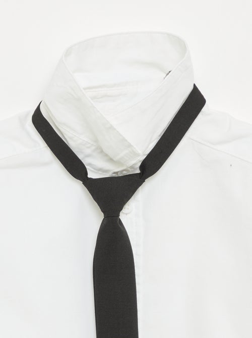 Chemise avec cravate contrastée - Kiabi