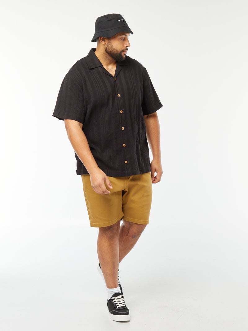 Chemise avec matière fantaisie à manches courtes noir - Kiabi