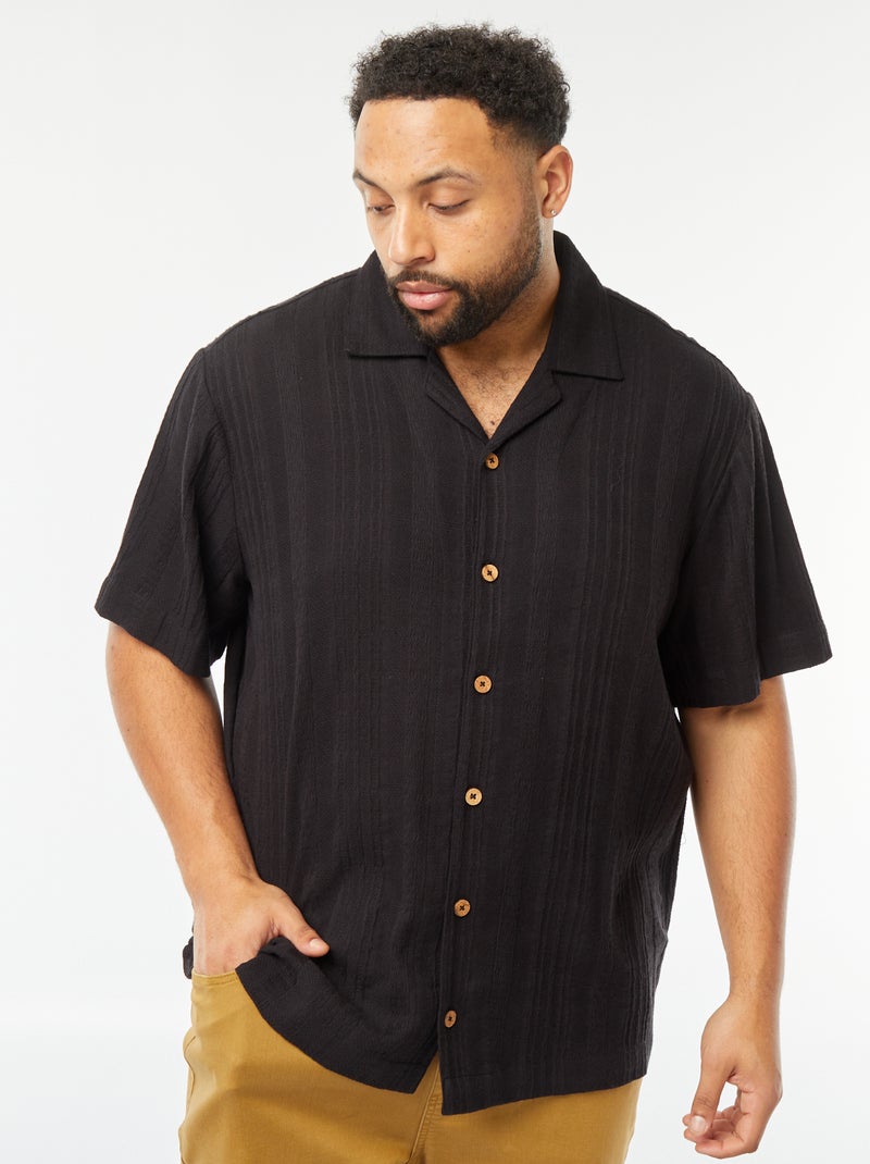 Chemise avec matière fantaisie à manches courtes noir - Kiabi