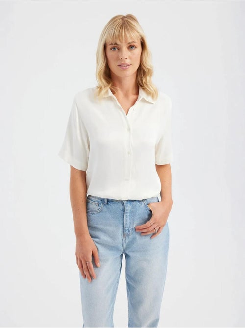 Chemise basique unie à manches courtes - Kiabi Chemise basique unie à manches courtes - Kiabi