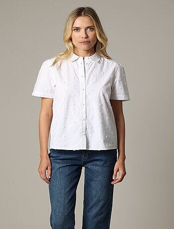 Chemise blanche en toile de coton avec broderies cœurs 'Deeluxe'
