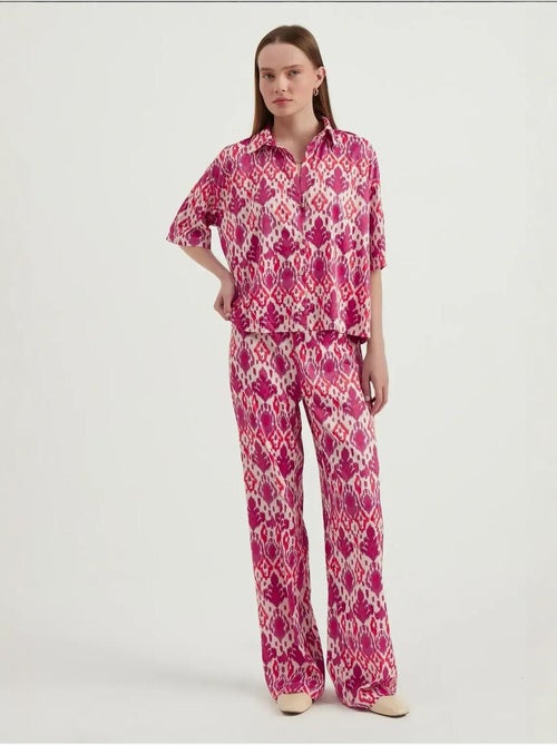 Chemise bohème décontractée à manches courtes en satin - Kiabi Chemise bohème décontractée à manches courtes en satin - Kiabi