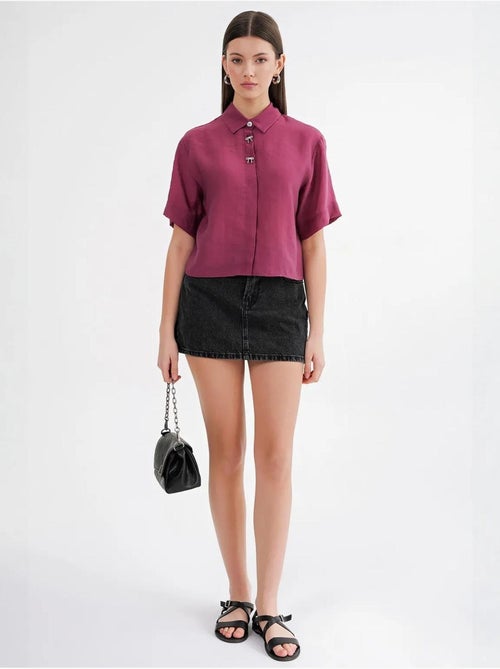 Chemise boutonnée à manches courtes avec accessoire en pierre mixray - Kiabi Chemise boutonnée à manches courtes avec accessoire en pierre mixray - Kiabi