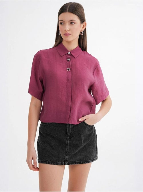 Chemise boutonnée à manches courtes avec accessoire en pierre mixray - Kiabi Chemise boutonnée à manches courtes avec accessoire en pierre mixray - Kiabi