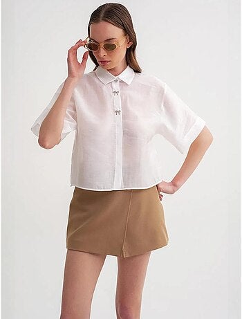 Chemise boutonnée à manches courtes avec accessoire en pierre mixray