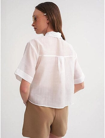 Chemise boutonnée à manches courtes avec accessoire en pierre mixray