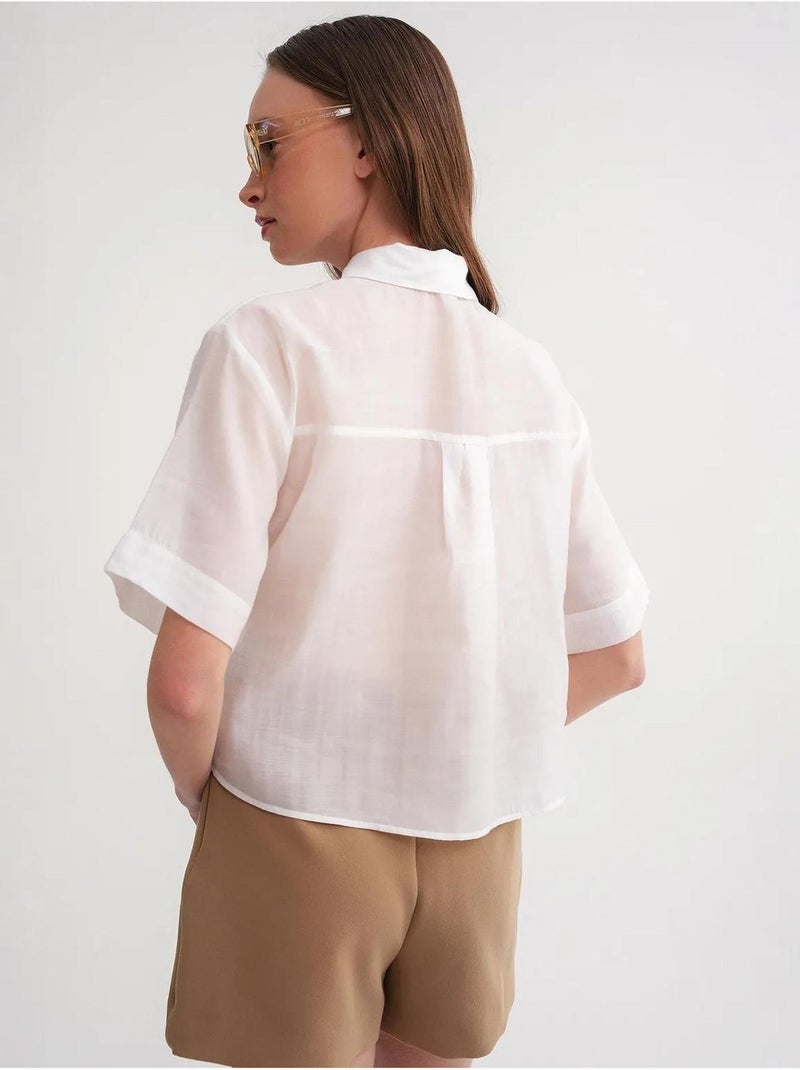 Chemise boutonnée à manches courtes avec accessoire en pierre mixray Ivoire - Kiabi