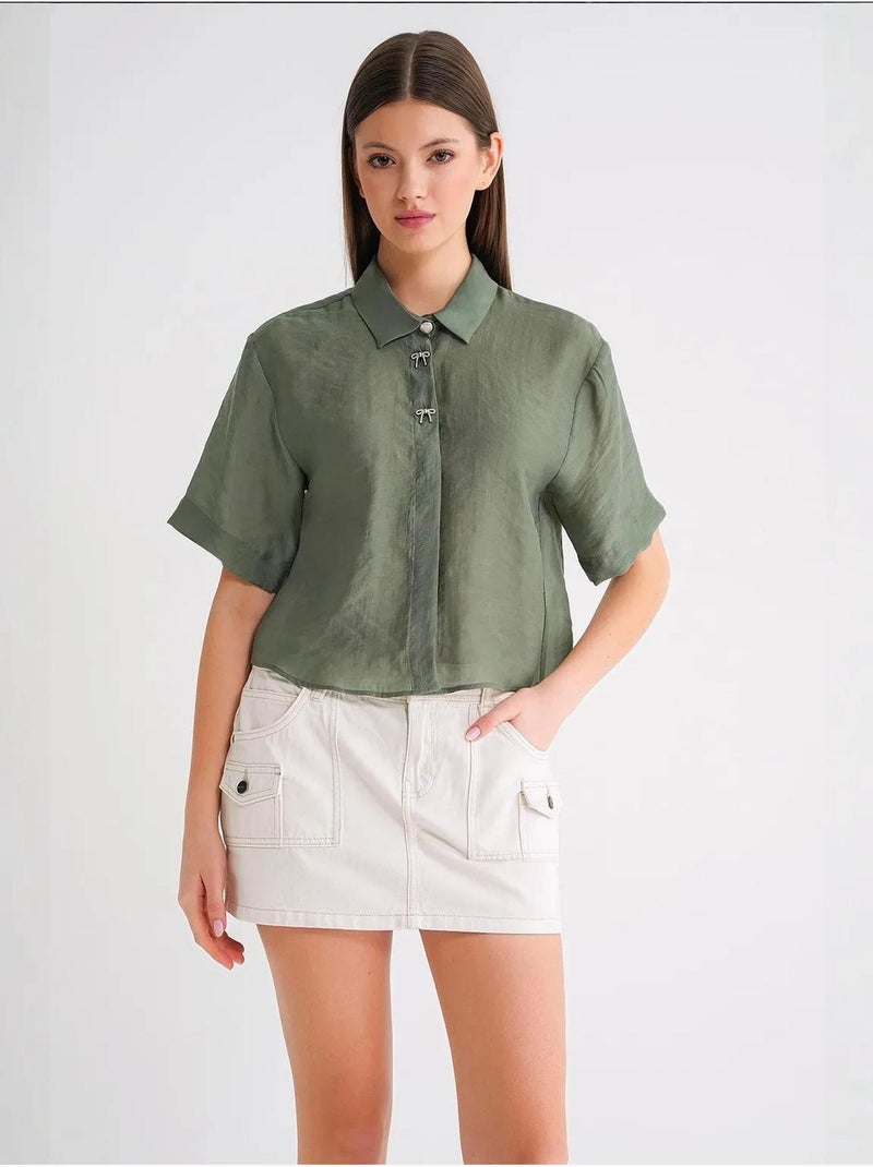 Chemise boutonnée à manches courtes avec accessoire en pierre mixray Kaki - Kiabi