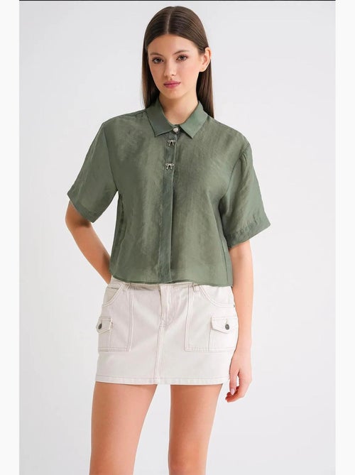 Chemise boutonnée à manches courtes avec accessoire en pierre mixray - Kiabi Chemise boutonnée à manches courtes avec accessoire en pierre mixray - Kiabi