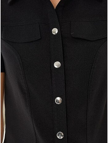 Chemise boutonnée à manches courtes coupe classique