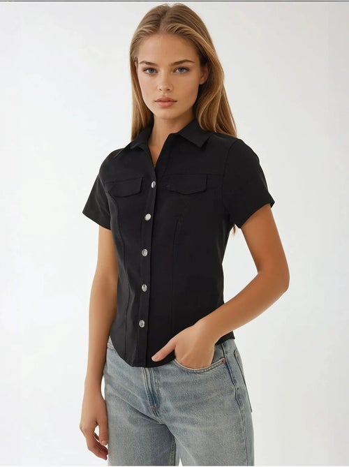 Chemise boutonnée à manches courtes coupe classique - Kiabi Chemise boutonnée à manches courtes coupe classique - Kiabi