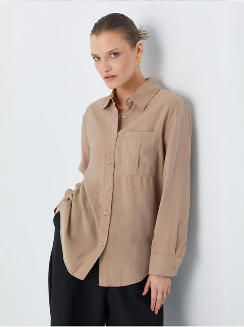 Chemise boutonnée coupe décontractée avec poche mixray - Kiabi Chemise boutonnée coupe décontractée avec poche mixray - Kiabi