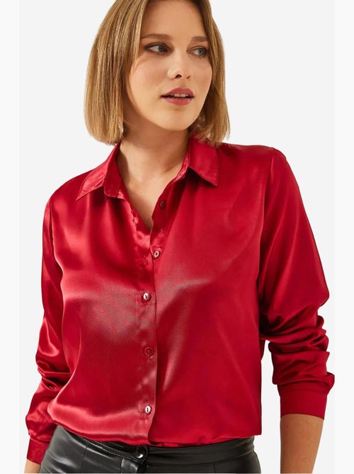 Chemise boutonnée en satin à col chemise lucci - Kiabi Chemise boutonnée en satin à col chemise lucci - Kiabi