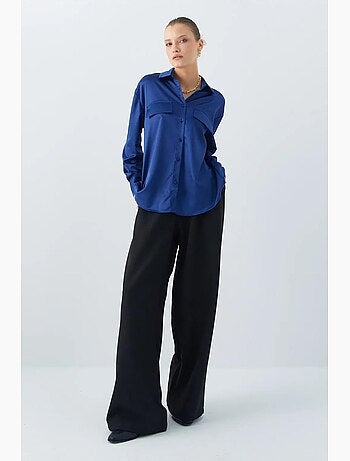 Chemise boutonnée en satin avec détail de poche mixray