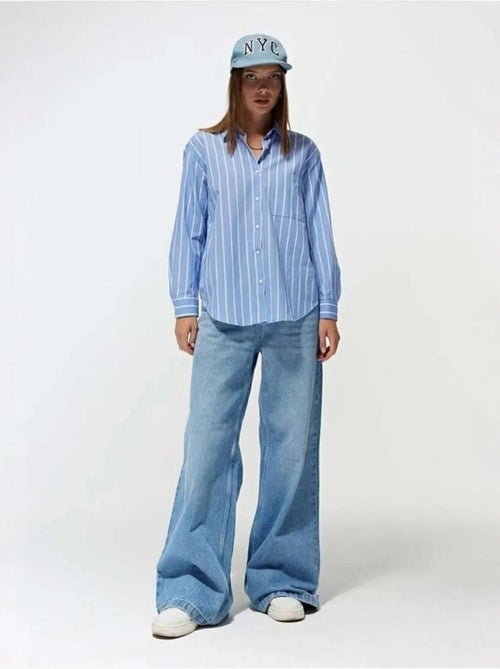 Chemise boutonnée surdimensionnée à rayures avec poche mixray - Kiabi Chemise boutonnée surdimensionnée à rayures avec poche mixray - Kiabi