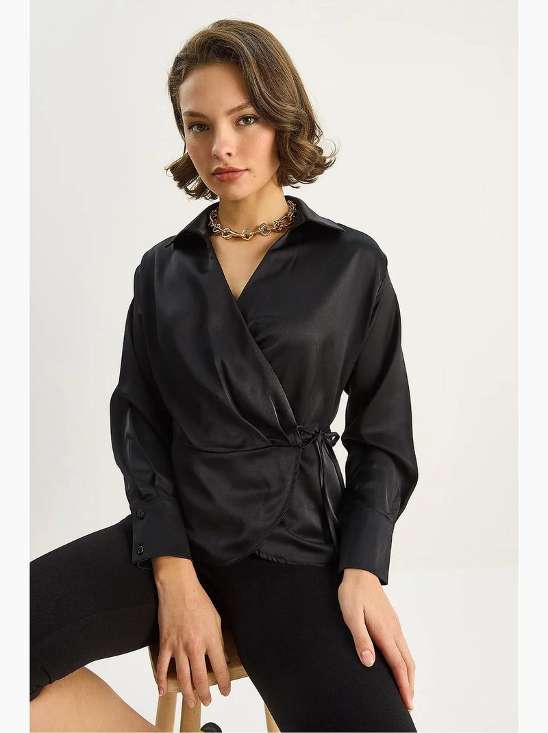 Chemise coupe slim en satin à col v et fermeture éclair lucci Noir - Kiabi