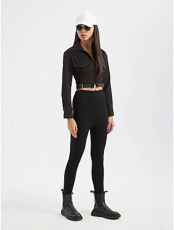 Chemise courte à col montant et poches avec ceinture