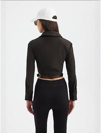 Chemise courte à col montant et poches avec ceinture