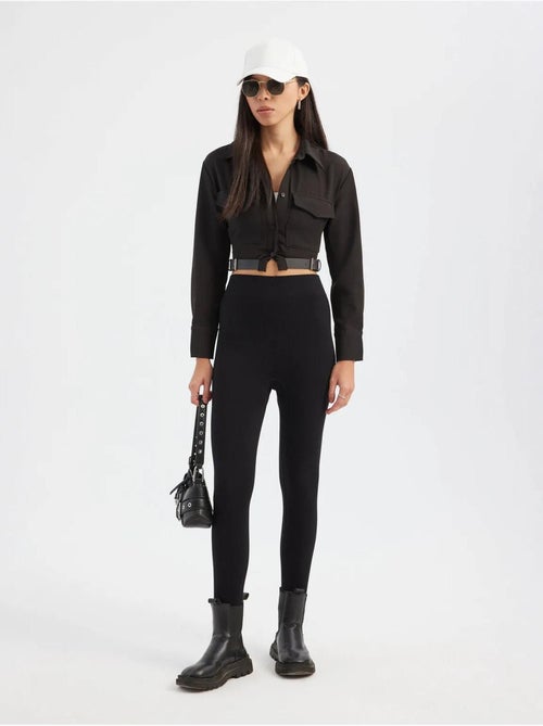 Chemise courte à col montant et poches avec ceinture - Kiabi