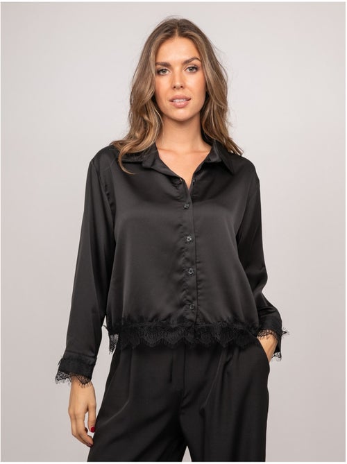 Chemise courte en satin bordée de dentelle olenka - Kiabi Chemise courte en satin bordée de dentelle olenka - Kiabi