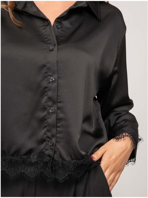 Chemise courte en satin bordée de dentelle olenka - Kiabi Chemise courte en satin bordée de dentelle olenka - Kiabi