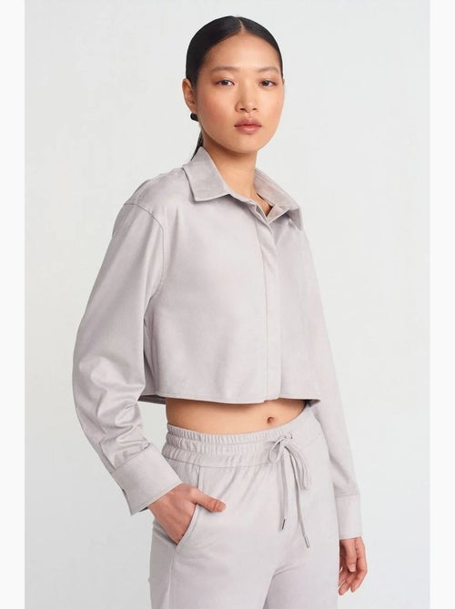 Chemise courte femme en suédine à boutons dilvin - Kiabi Chemise courte femme en suédine à boutons dilvin - Kiabi