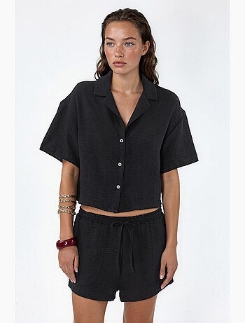 Chemise courte texturée avec fermeture à boutons busem