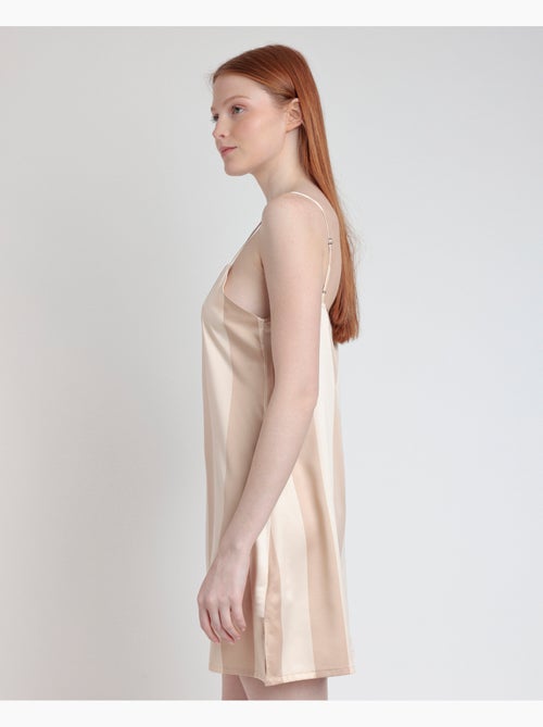 Chemise de nuit à rayures de luxe ADMAS CLASSIC pour femme - Kiabi Chemise de nuit à rayures de luxe ADMAS CLASSIC pour femme - Kiabi