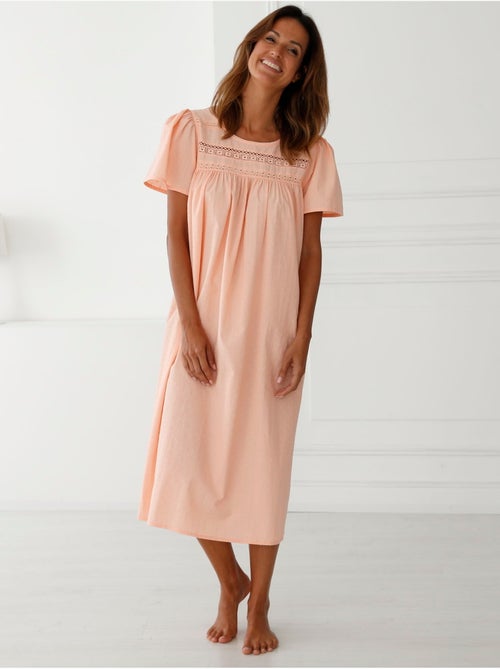 Chemise de nuit plumetis femme - DAXON - Kiabi Chemise de nuit plumetis femme - DAXON - Kiabi