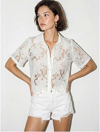 Chemise en dentelle à fleurs avec boutons lucci