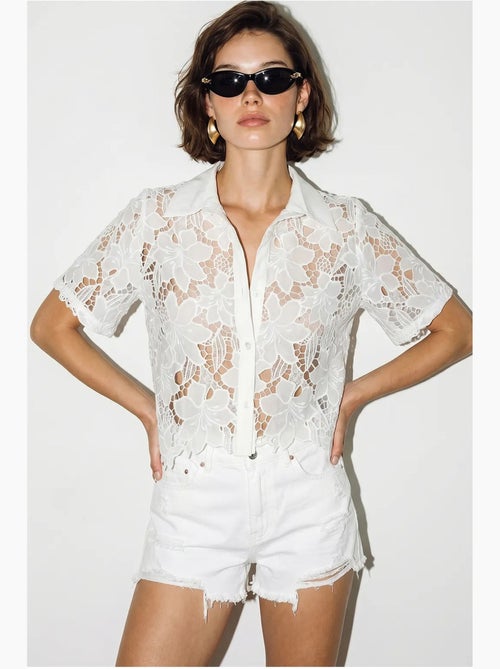 Chemise en dentelle à fleurs avec boutons lucci - Kiabi Chemise en dentelle à fleurs avec boutons lucci - Kiabi