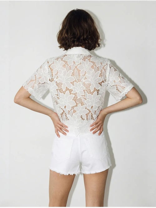 Chemise en dentelle à fleurs avec boutons lucci - Kiabi Chemise en dentelle à fleurs avec boutons lucci - Kiabi