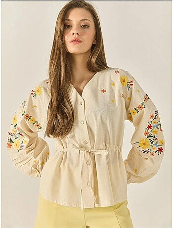 Chemise en lin à col en v brodée et poignets élastiques lucci