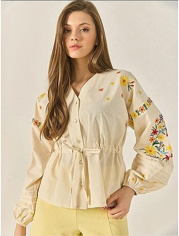 Chemise en lin à col en v brodée et poignets élastiques lucci