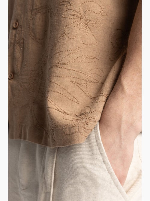 Chemise en lin brodée à manches courtes et col ouvert giesto - Kiabi