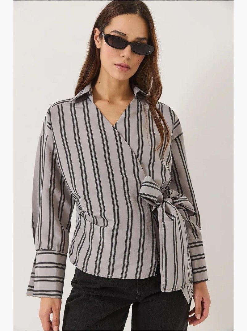 Chemise en popeline rayée à col cache-cœur et à nouer sur le côté lucci Gris - Kiabi