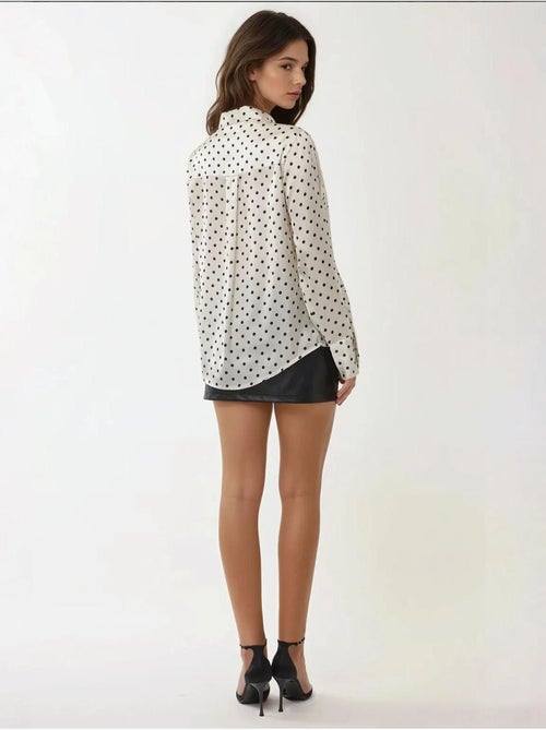 Chemise en satin à pois et boutons - Kiabi