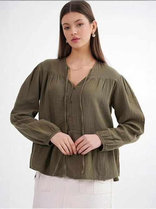 Chemise en seersucker à manches trois-quarts et col ras du cou avec détails de reliure mixray - Kiabi Chemise en seersucker à manches trois-quarts et col ras du cou avec détails de reliure mixray - Kiabi