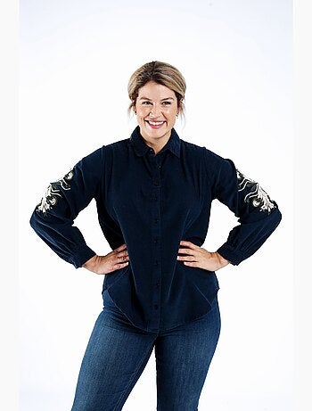 Chemise en velours avec broderies