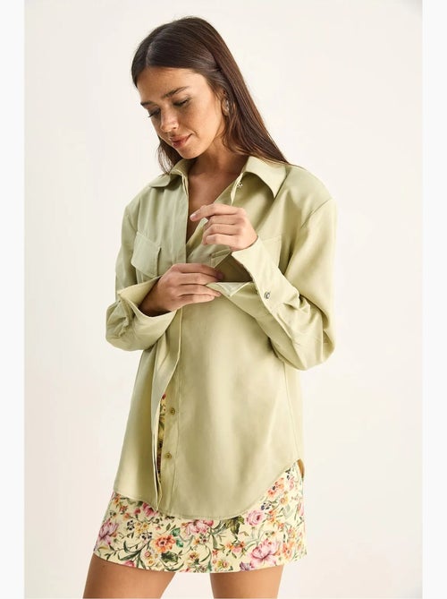 Chemise femme coupe regular en crêpe tissé lucci - Kiabi Chemise femme coupe regular en crêpe tissé lucci - Kiabi