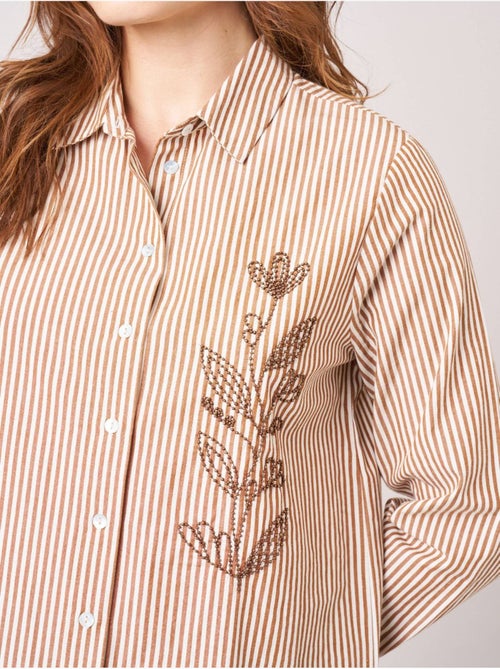 Chemise femme rayée brodée 'Deeluxe' - Kiabi Chemise femme rayée brodée 'Deeluxe' - Kiabi