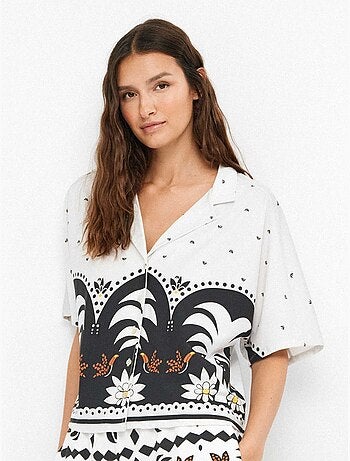 Chemise fluide à motif tropical avec manche japonaise